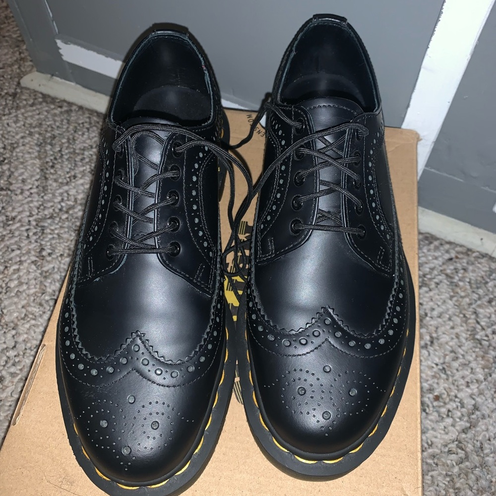 Doc Martin 3989 YS Oxford style shoe